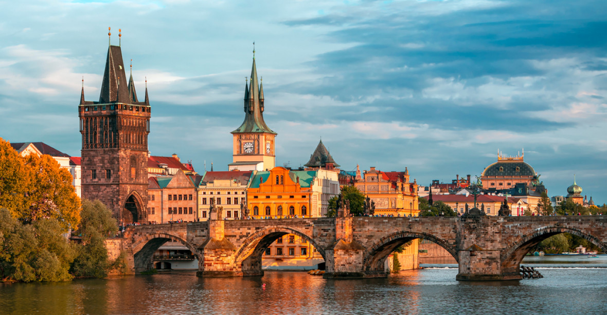 Prague,-,Colorful,Sunset,View,On,Old,Town,,Charles,Bridge
